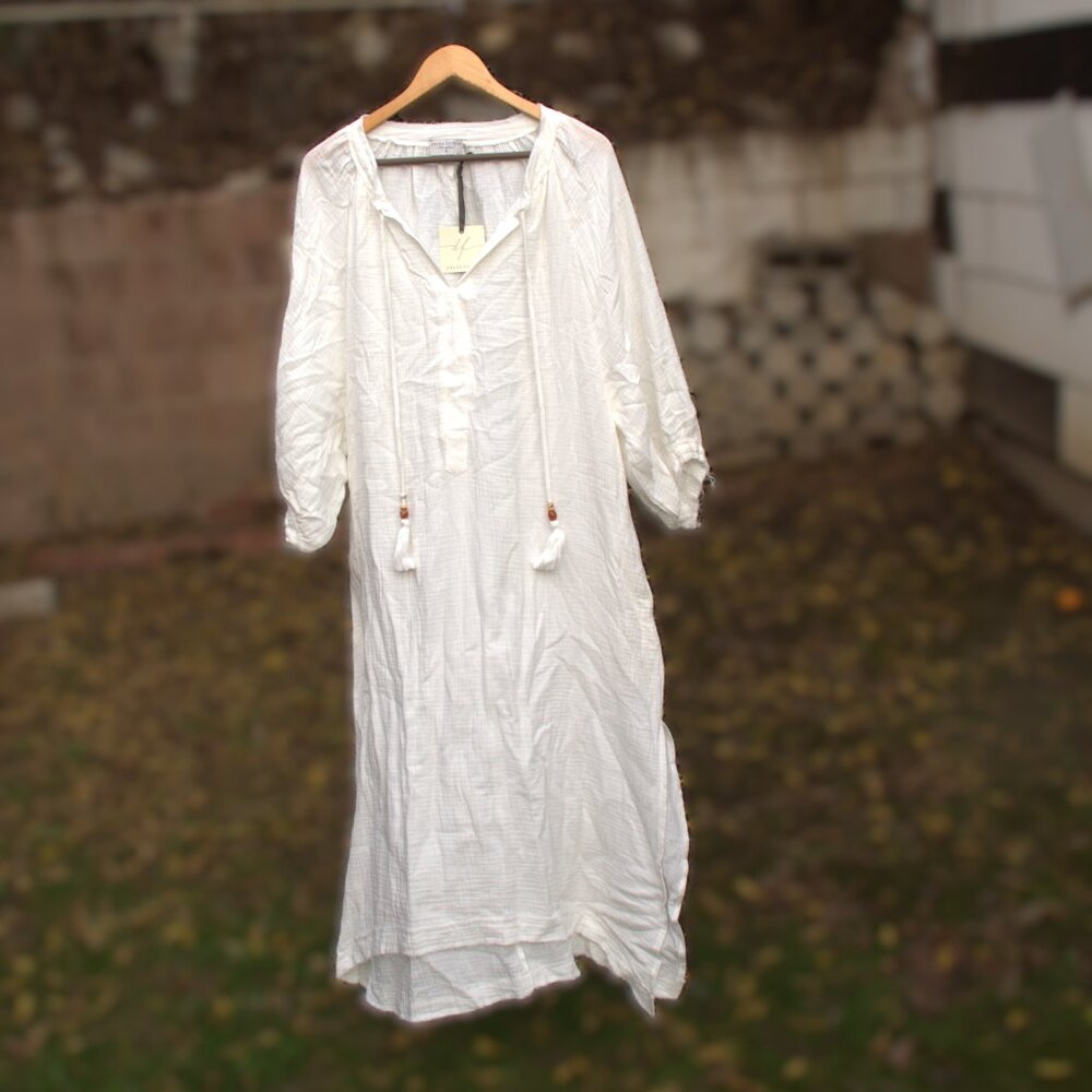 Dress Forum Los Angeles Ivory Dress M